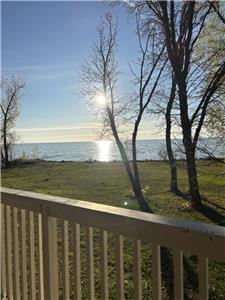 Water's Edge Lakefront Cabin - bright and light with great views & loads of new! This one sparkles.