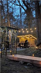 --VICTORIA DAY WEEKEND--Riverview+Cedar Barrel Sauna+Pet-Friendly+Fire pit+EV Charger+Custom Setups