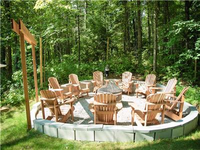 Fireside - Waterfront Resort Style Executive Cottage w/hot tub, theatre, wood pizza oven & more