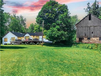 Nouvelle ferme de luxe au bord du lac | 4+ acres privs, rivage de 400 pieds | 2 trs grands lits