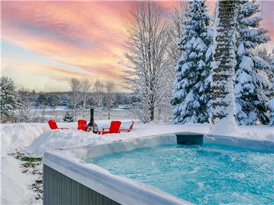 Lakefront Farmhouse Cottage | Hot Tub | Sauna | Fireplace