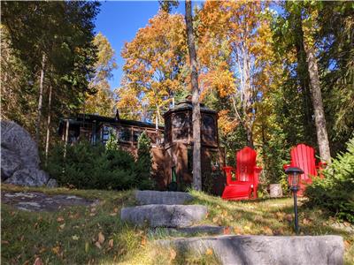 Cozy 3Br Lake Cottage Surrounded by Serene Woods with Bunkie