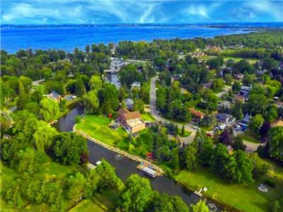 10-Bedroom, 9-Bathroom Luxury Retreat by Lake Simcoe | Ideal for Large Groups