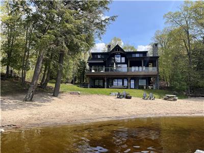 Stunning Lake Manitouwabing Cottage Retreat