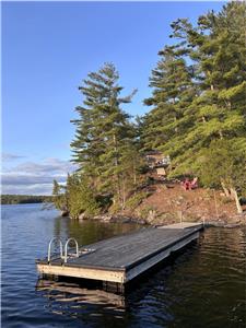 Charleston Lake, Island Paradise. Deep Clean Waters.