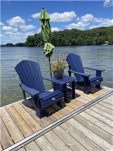 BEAUTIFULLY RENOVATED 4 bdrm, 2 bath MUSKOKA COTTAGE (with HOT TUB) on CRYSTAL-CLEAR SKELETON LAKE!
