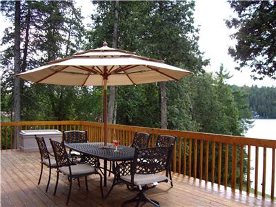 Cottage for rent on beautiful 31 miles lake in the Gatineau Hills , 1:30 hr from Ottawa