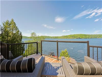 Exceptional residence on the shores of Lac des Franais