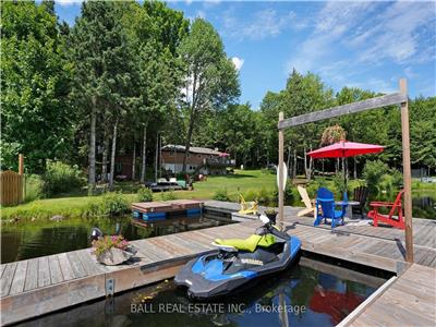 Chandos Lake!!!! Beautiful Waterfront Home