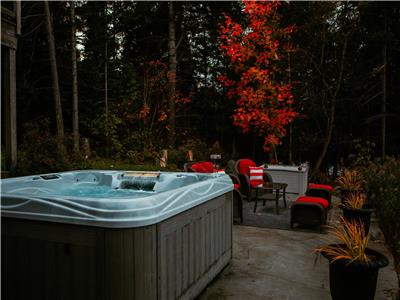 Private Waterfront Cottage with Large Dock