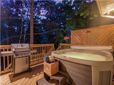 Waterfront w/ HotTub, Kayak, Paddle Board, Fire Pit