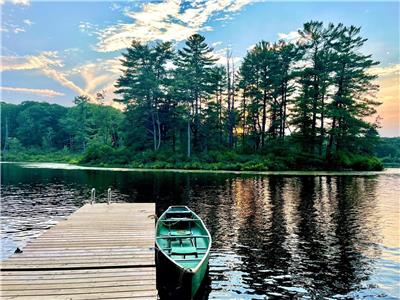 Waterfront Cottage in Provincial Park