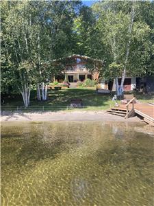 Lakefront 5 Bedroom Kid friendly beach and water access