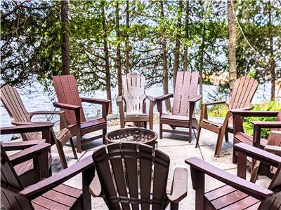 Feathery Pines Cottage w/ Hot Tub and Sunset Views