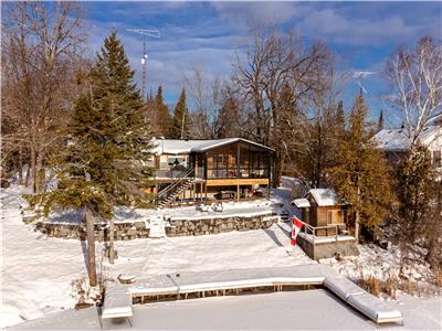 Peninsula Lakehouse - Pet Friendly Log Home on Little Bald Lake - BUY 2 GET 1 FREE UNTIL FEB 28