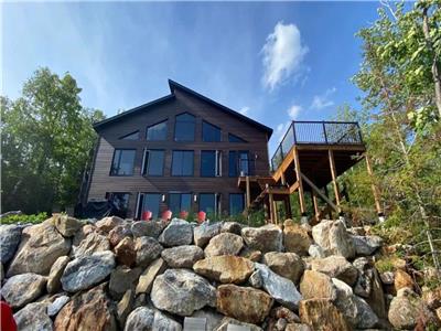 NEW!Serene Lake View Villa  _Waterfront luxury 5 bedrooms with Hottub