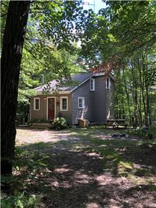 Waterfront Cabin with Exceptional Privacy- Heated Outdoor Shower