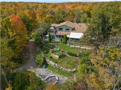 15 bed 10 Bedroom 5 Private Suite Lakefront Lodge Swim Spa Pool Private Beach group retreat