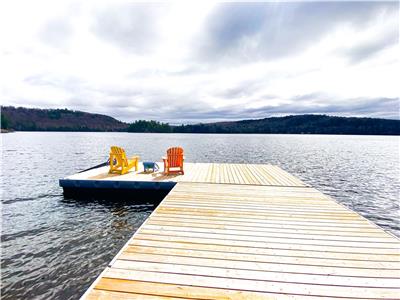 Bring your Family: Huge Dock & Yard Firepit Canoe Pet Friendly