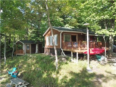 Whitefish Nest ? Chalet douillet sur le lac Whitefish, le long du canal Rideau