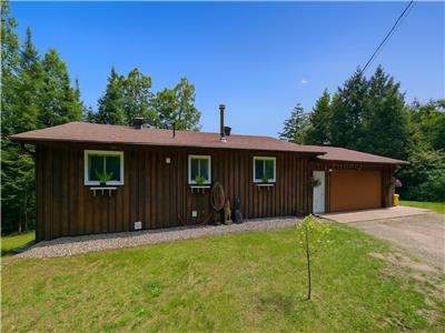 Affordable Waterfront Paradise on Trout Lake, Barrys Bay