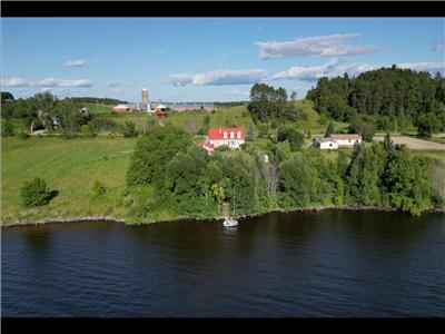 Lake Timiskaming Cottage