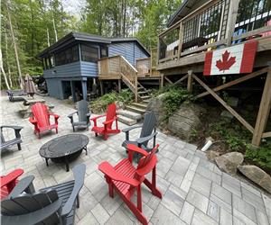 3 Cottage Family Compound in Muskoka - Fully renovated (WIFI,3-BBQ'S,PINGPONG,FIREPIT,HOT TUB(SOON))