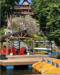 Stunning Bob's lake cottage-your adventure awaits!