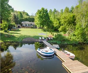 Newly Renovated Family Waterfront Cottage w/Hot Tub and Wood Stove