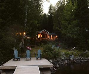 DRAG Lake! Waterfront Private Cottage with HotTub,Kayaks,Canoe,SUP,BBQ,Sunroom,Firepit,Hammock