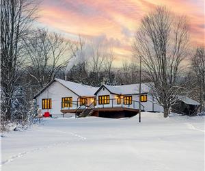 Lakefront Farmhouse Cottage | Hot Tub | Sauna | Fireplace