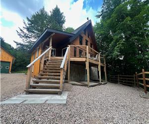 Lakeview Cabin Steps to Eagle Lake, Sleeps Up To 12, Pet-friendly & All Amenities of a Modern Home