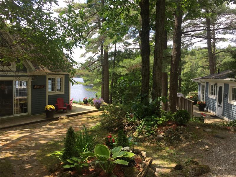 Cottage on the Point on Crystal Bobcaygeon Cottage Rental PL10245