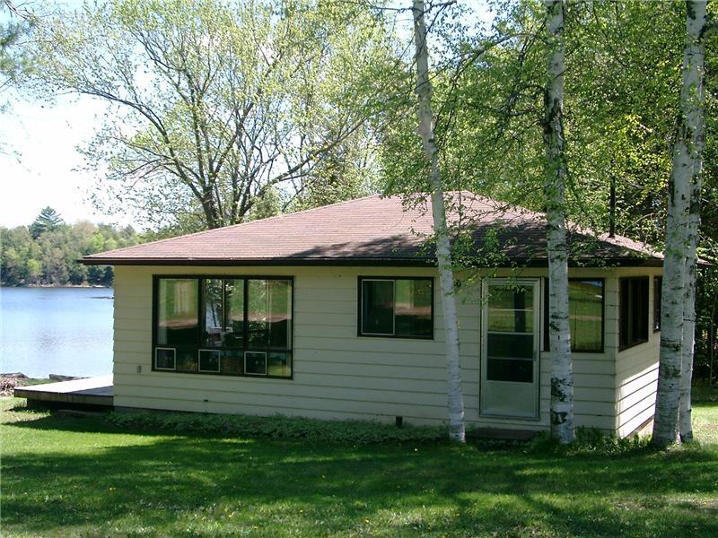 Lakeside Park Cottages 2, 3, 4 Coboconk Cottage Rental DI10868