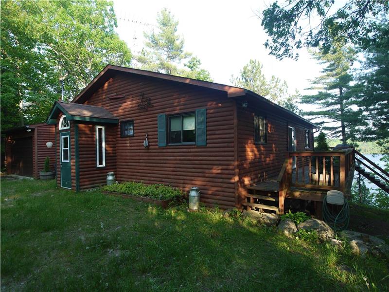 "Rideau View" cottage rental on the Smiths Falls Cottage Rental GL