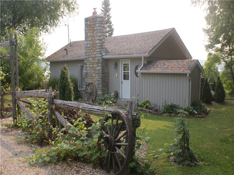 Spirit's Den Moon Cottage one - Manitoulin Island Cottage ...