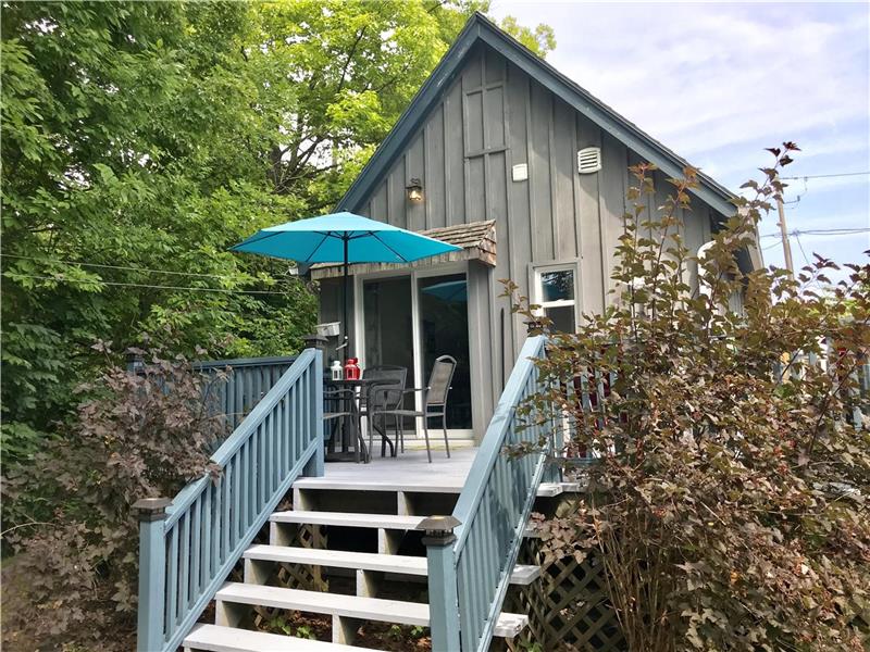 Leafy Retreat on John Street Port Dover Cottage Rental PL13288