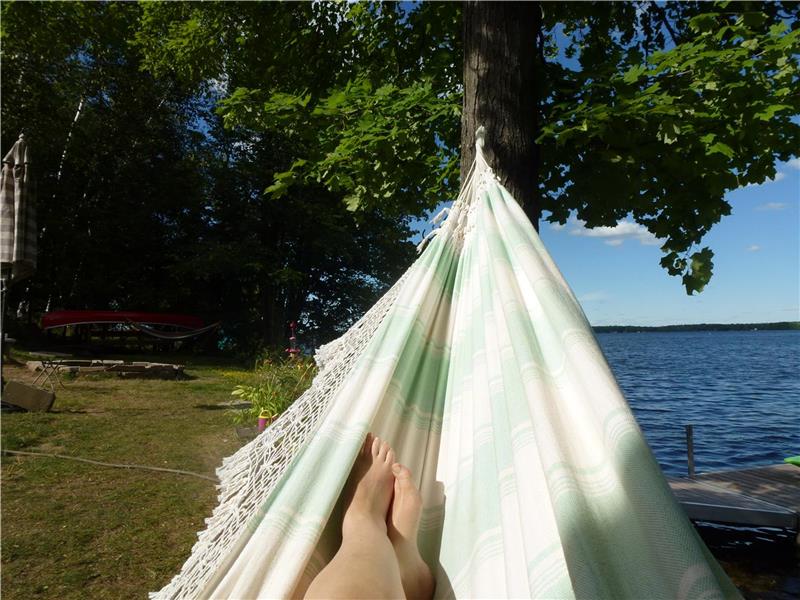 Pine Burrow Cottage on Round Lake, Havelock Cottage Rental GL13323