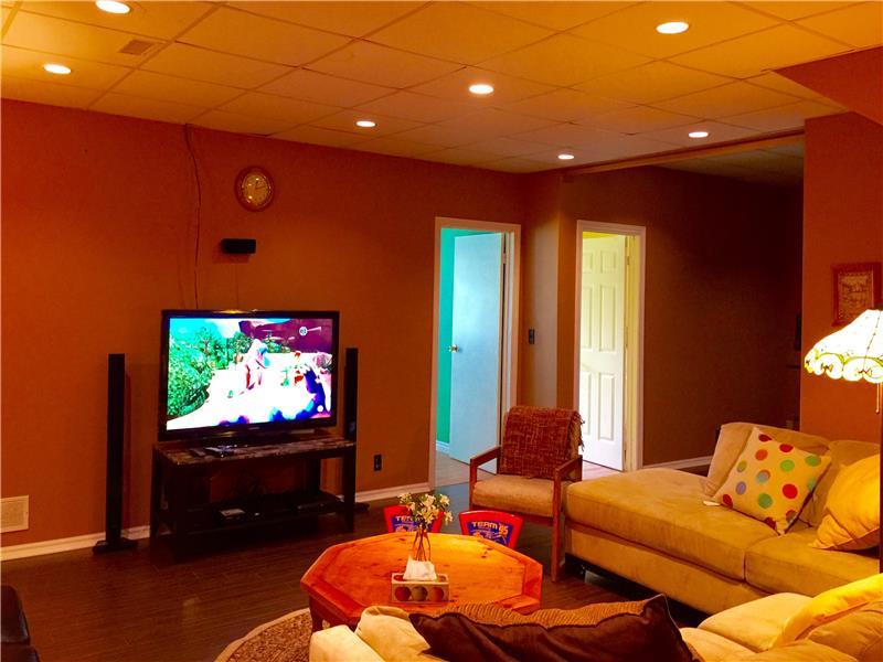Rice Lake luxury Waterfront Cottage Rice Lake Cottage Rental DI13582 CottagesInCanada