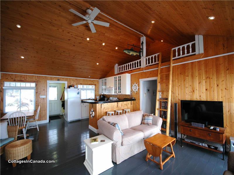 Payton's Legacy Waterfront Cottage Rental DI