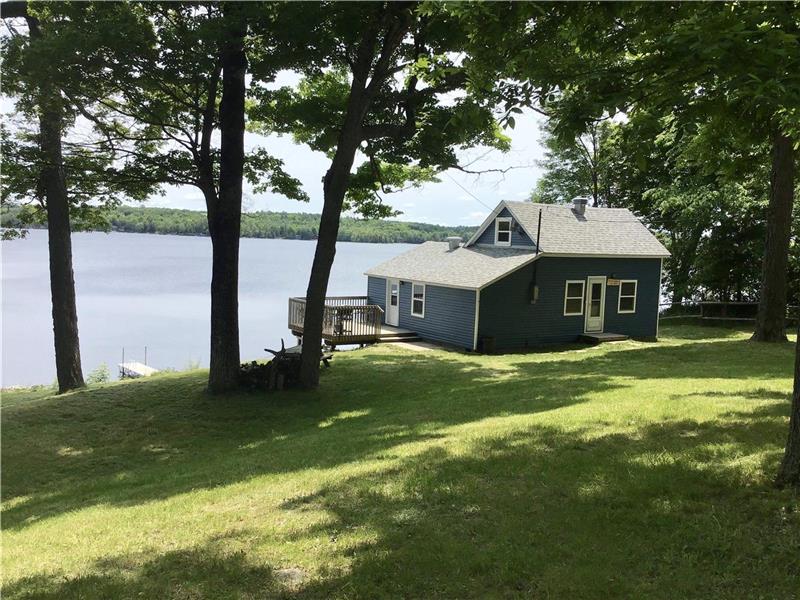 Maple Hollow Dalhousie Lake Perth Cottage Rental DI15816 CottagesInCanada