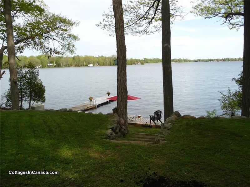 Diehl's Point Retreat on Cameron Fenelon Falls Cottage Rental GL17932 CottagesInCanada
