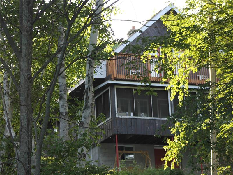 Private Acreage Retreat on Lake North Bay Cottage Rental GL19317