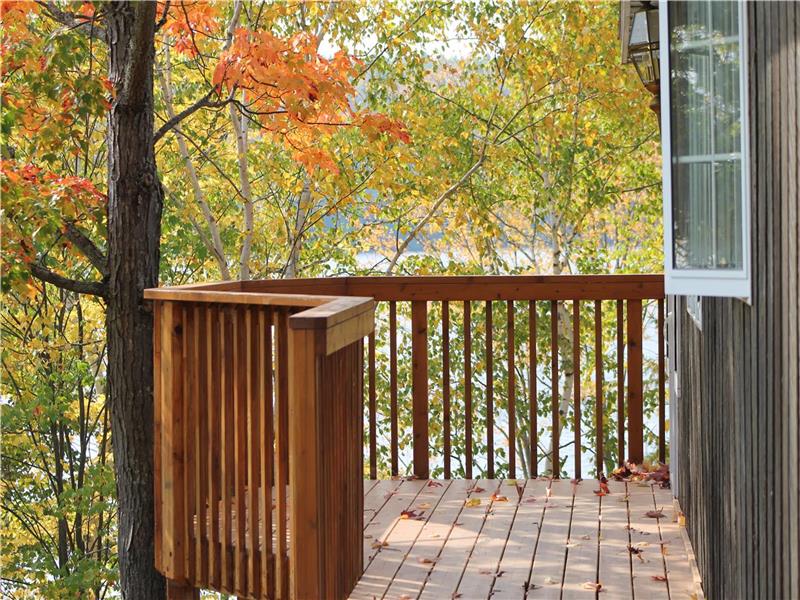 Private Acreage Retreat on Lake North Bay Cottage Rental GL19317