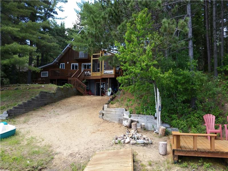 Lakefront White Pine Cottage Barrys Bay Cottage Rental Di