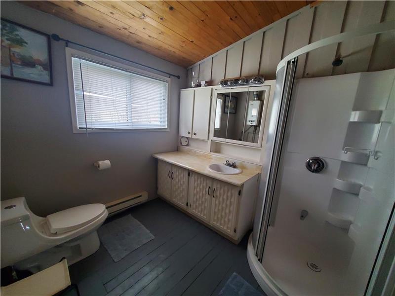 cottage, lake side Lowbanks Cottage Rental GL20699 CottagesInCanada