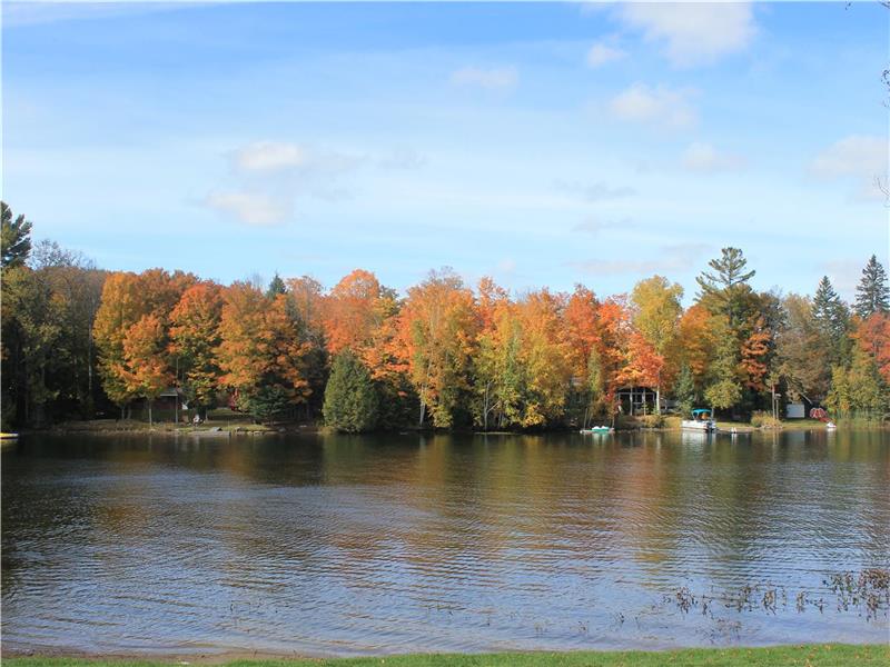 South Greens Lake, (Bob's Cottage) Gooderham Cottage Rental GL21593 CottagesInCanada