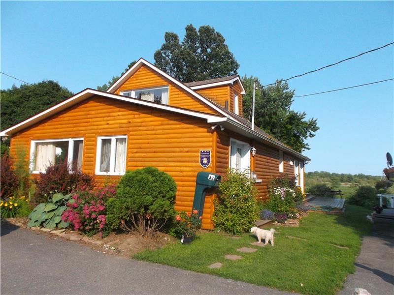 Best Cottage To Rent In Quebec The Vibrant Cottage