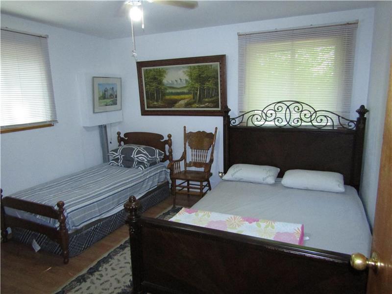 Bob's Lake Cottage in Ontario Tichborne Cottage Rental DI22251