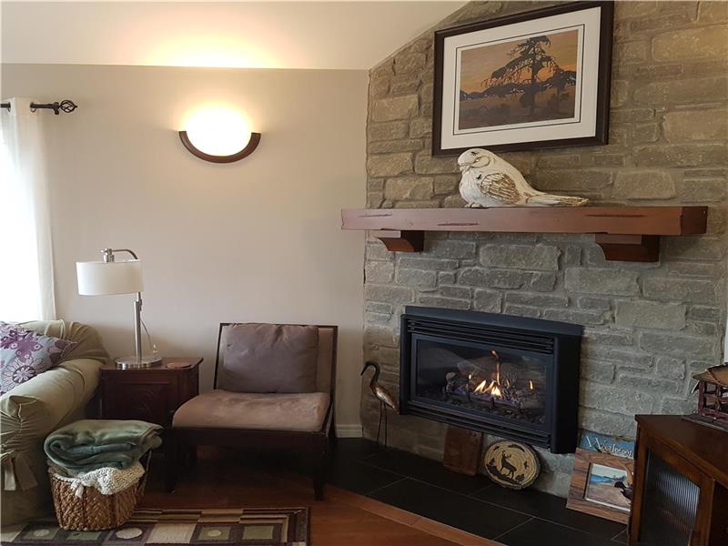 Beautiful Upscale Bayfield Lakeview Grand Bend Cottage Rental DI